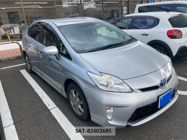 Toyota PRIUS 2015-11 8414460-2