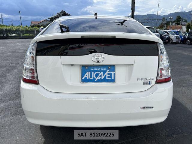 Toyota PRIUS 2010-03 8414443-4