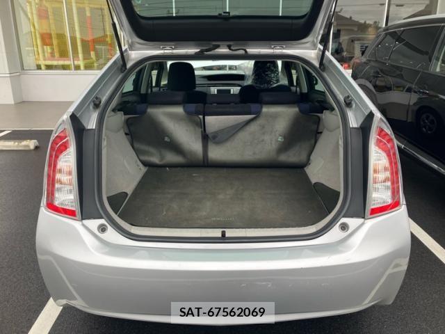 Toyota PRIUS 2012-07 8414470-10