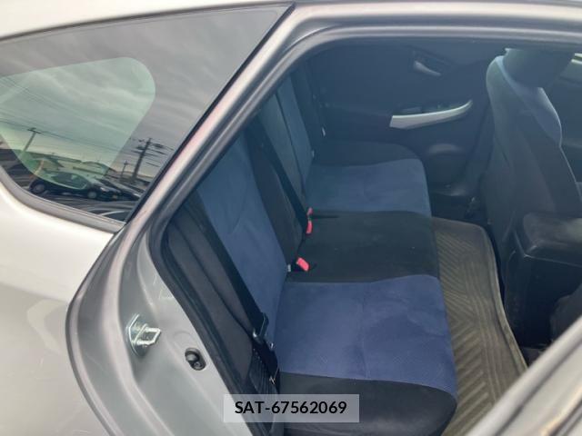 Toyota PRIUS 2012-07 8414470-12