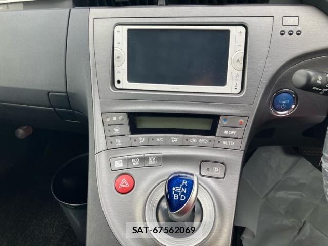 Toyota PRIUS 2012-07 8414470-15