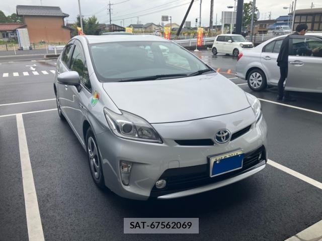 Toyota PRIUS 2012-07 8414470-1