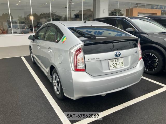 Toyota PRIUS 2012-07 8414470-3