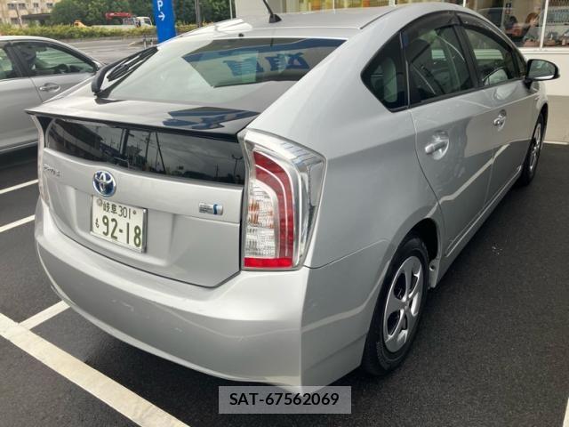 Toyota PRIUS 2012-07 8414470-4