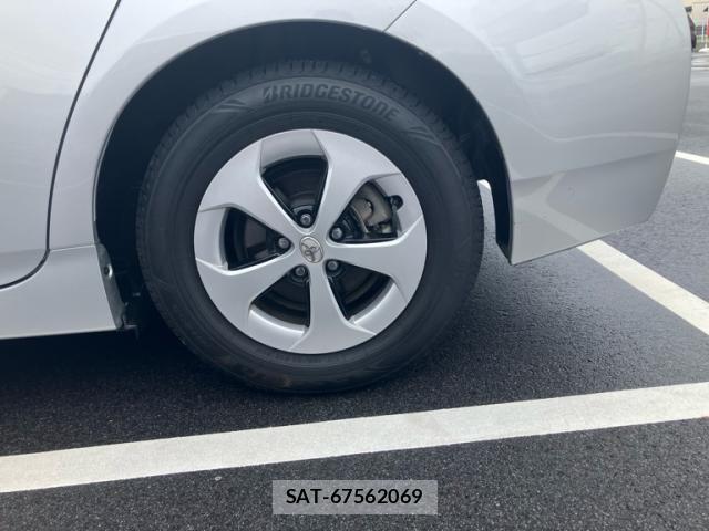 Toyota PRIUS 2012-07 8414470-6
