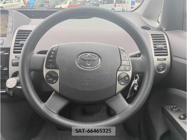 Toyota PRIUS 2005-07 8414462-11