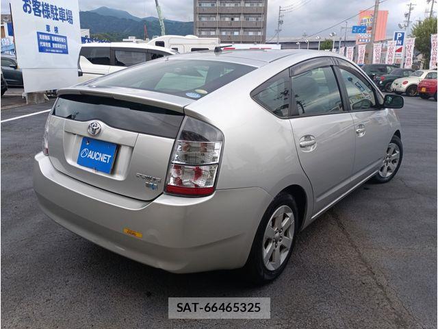 Toyota PRIUS 2005-07 8414462-1