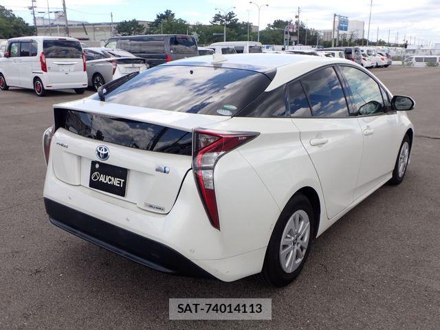 Toyota PRIUS 2018-04 8414409-9
