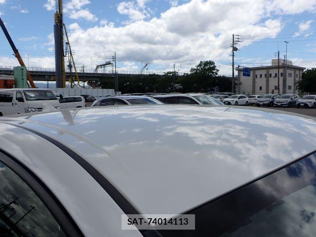 Toyota PRIUS 2018-04 8414409-11