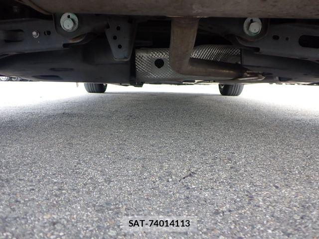 Toyota PRIUS 2018-04 8414409-13