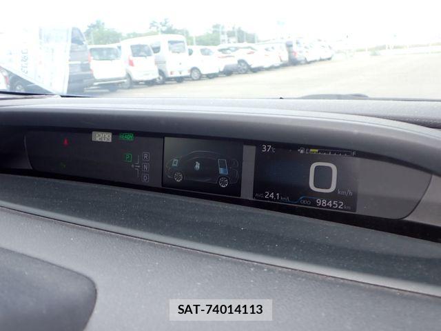 Toyota PRIUS 2018-04 8414409-14
