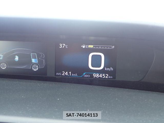 Toyota PRIUS 2018-04 8414409-15