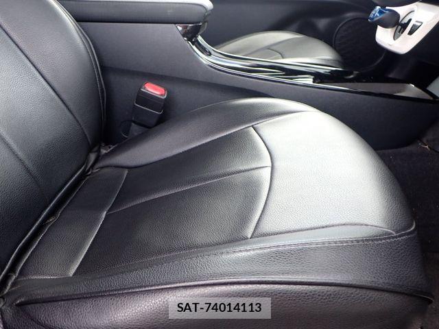 Toyota PRIUS 2018-04 8414409-23