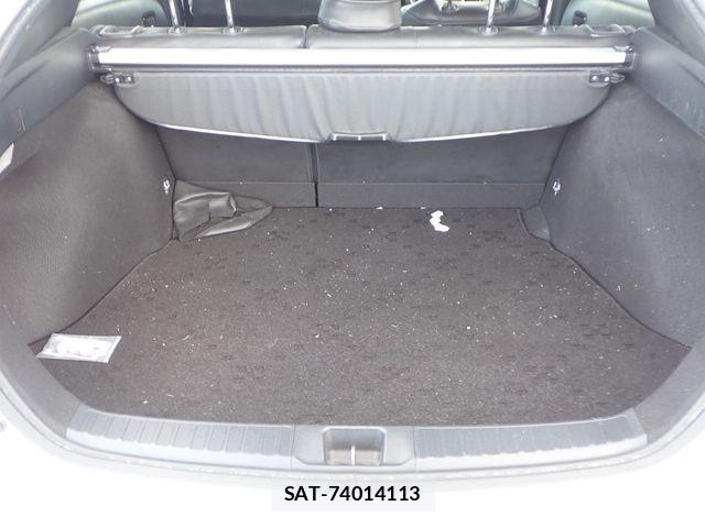 Toyota PRIUS 2018-04 8414409-25