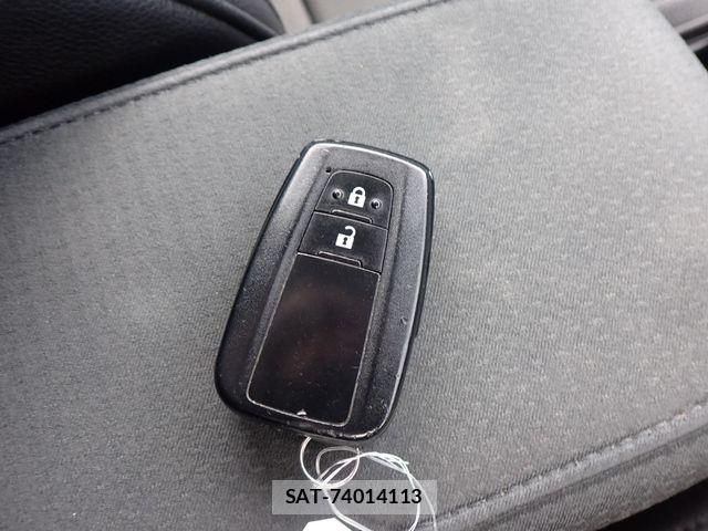 Toyota PRIUS 2018-04 8414409-28