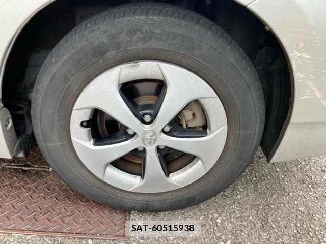 Toyota PRIUS 2014-03 8414476-9