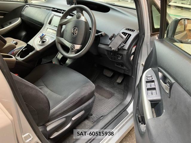 Toyota PRIUS 2014-03 8414476-11