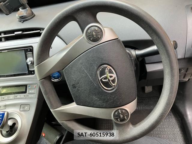 Toyota PRIUS 2014-03 8414476-13