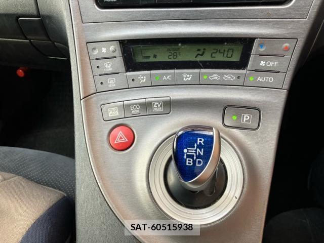 Toyota PRIUS 2014-03 8414476-21
