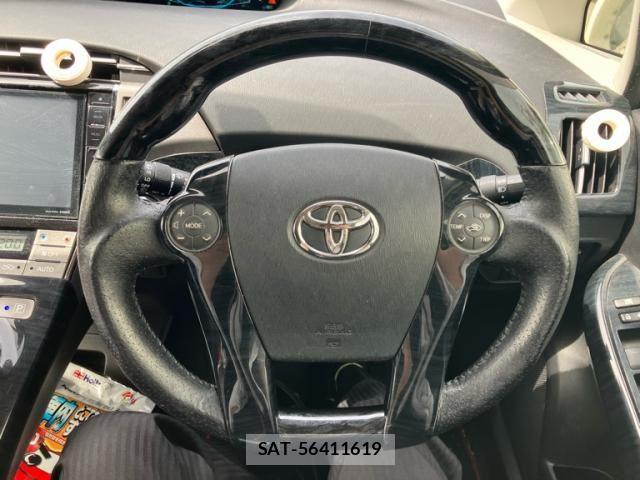 Toyota PRIUS 2013-11 8414467-10