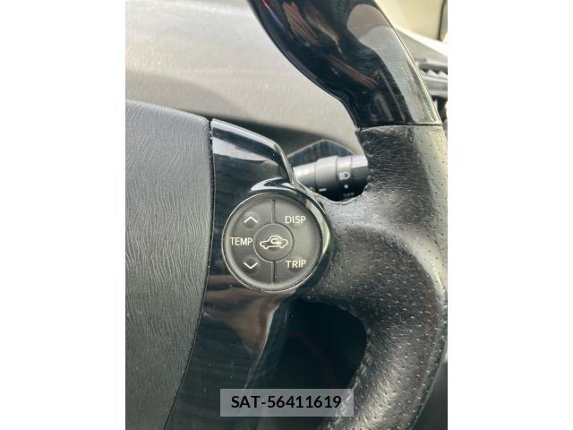 Toyota PRIUS 2013-11 8414467-12
