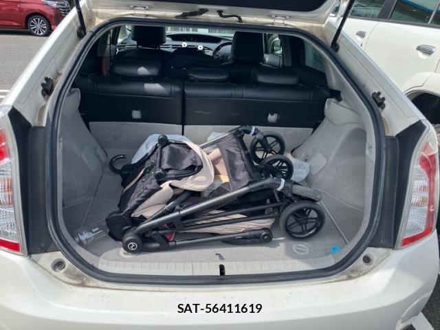 Toyota PRIUS 2013-11 8414467-20