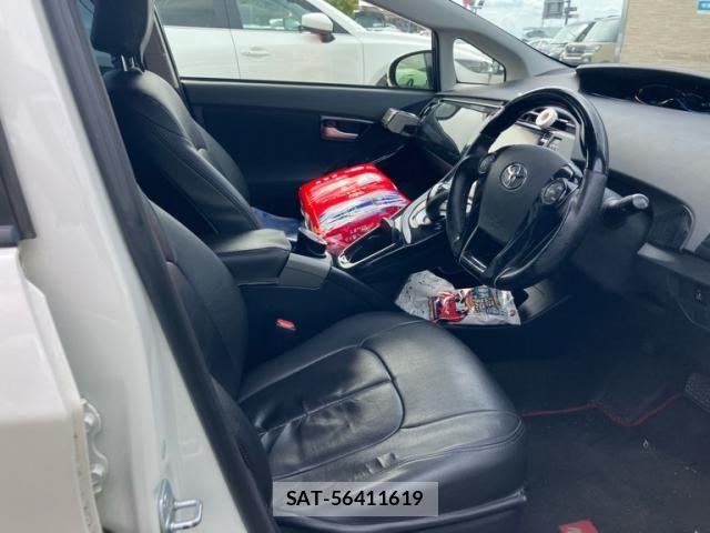 Toyota PRIUS 2013-11 8414467-23