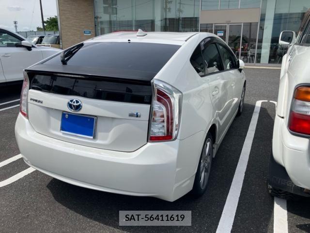 Toyota PRIUS 2013-11 8414467-2