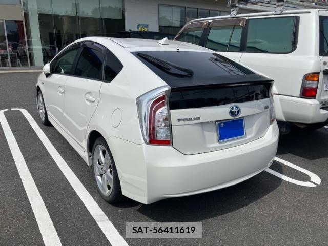 Toyota PRIUS 2013-11 8414467-4