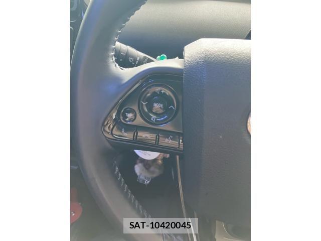 Toyota PRIUS 2019-08 8414423-11