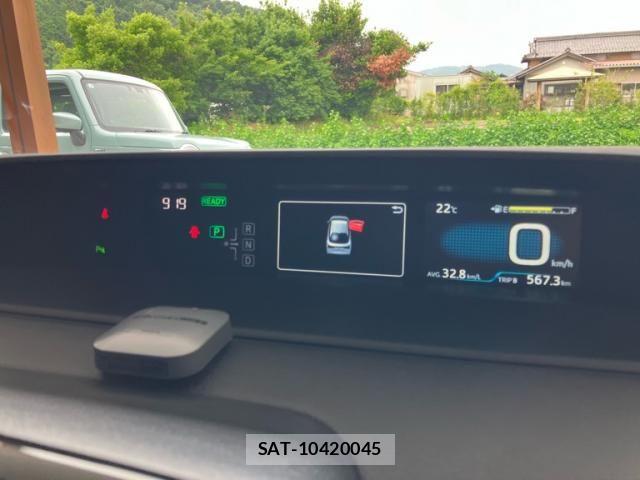 Toyota PRIUS 2019-08 8414423-18