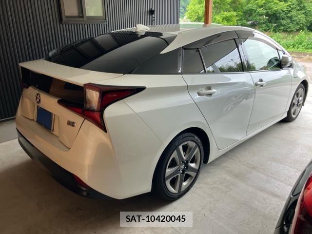 Toyota PRIUS 2019-08 8414423-2