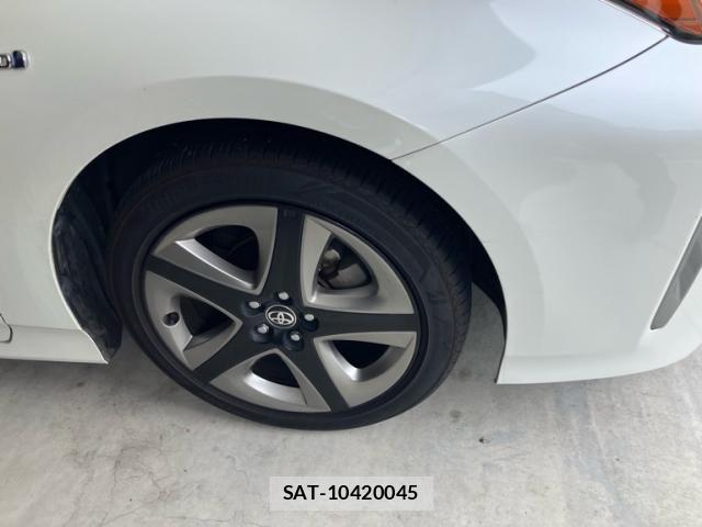 Toyota PRIUS 2019-08 8414423-4