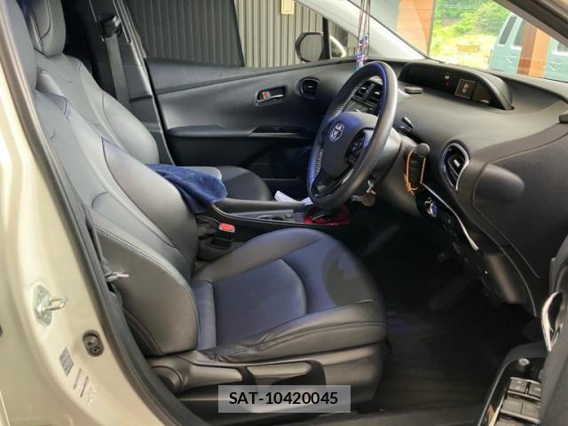 Toyota PRIUS 2019-08 8414423-8