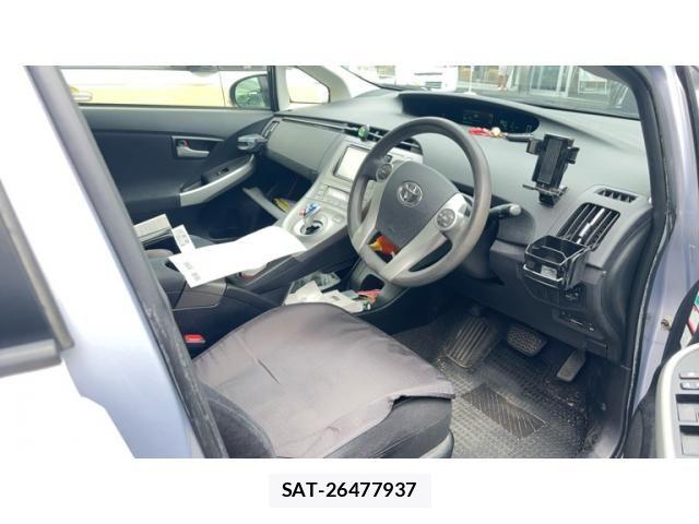 Toyota PRIUS 2014-01 8414517-2