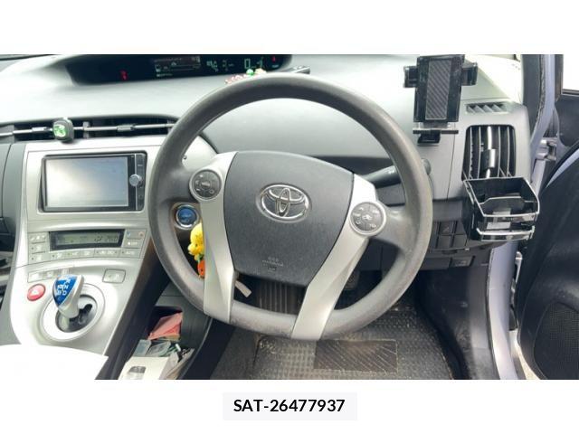 Toyota PRIUS 2014-01 8414517-3