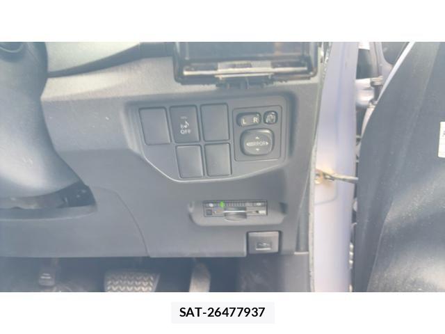 Toyota PRIUS 2014-01 8414517-6