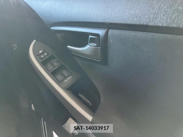 Toyota PRIUS 2012-03 8414493-12