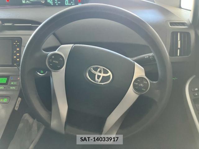 Toyota PRIUS 2012-03 8414493-14
