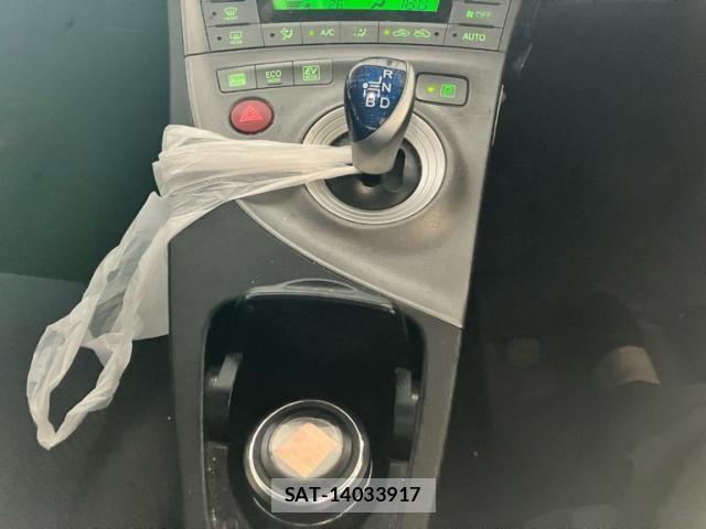 Toyota PRIUS 2012-03 8414493-17