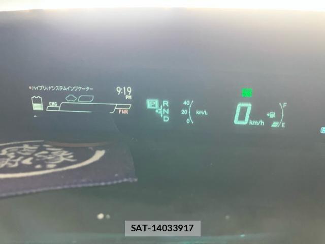 Toyota PRIUS 2012-03 8414493-21