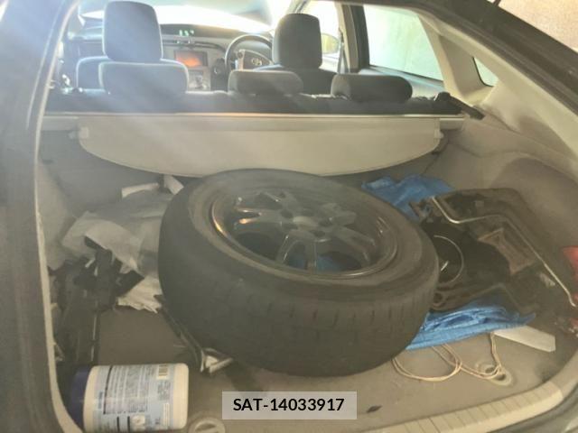 Toyota PRIUS 2012-03 8414493-22