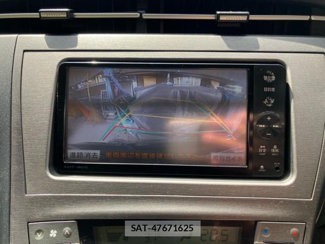 Toyota PRIUS 2012-03 8414479-16
