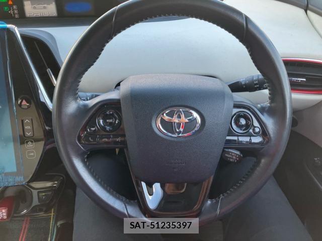Toyota PRIUS 2017-11 8414433-12