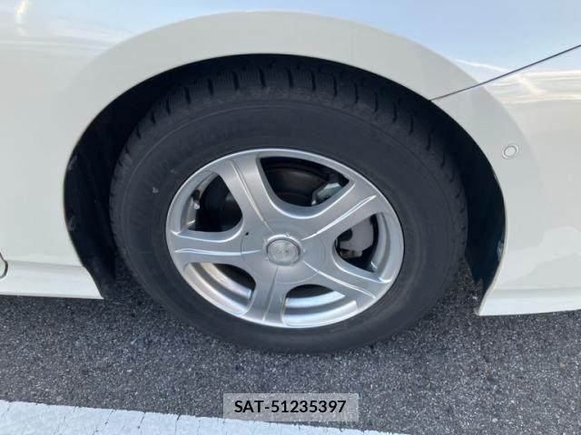 Toyota PRIUS 2017-11 8414433-2