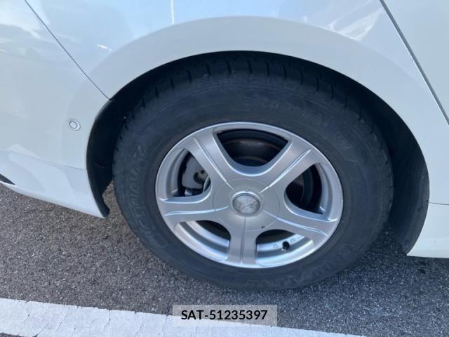 Toyota PRIUS 2017-11 8414433-3