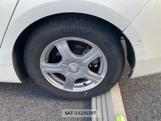 Toyota PRIUS 2017-11 8414433-4