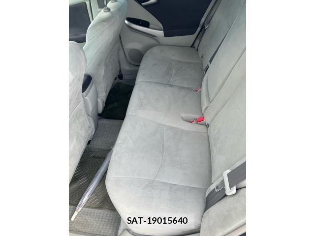 Toyota PRIUS 2011-01 8414514-16