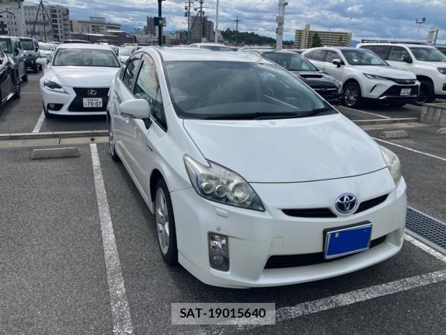 Toyota PRIUS 2011-01 8414514-1