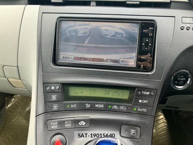 Toyota PRIUS 2011-01 8414514-23